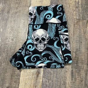 NWOT new cvg kraken shorts, 2.5 inches
